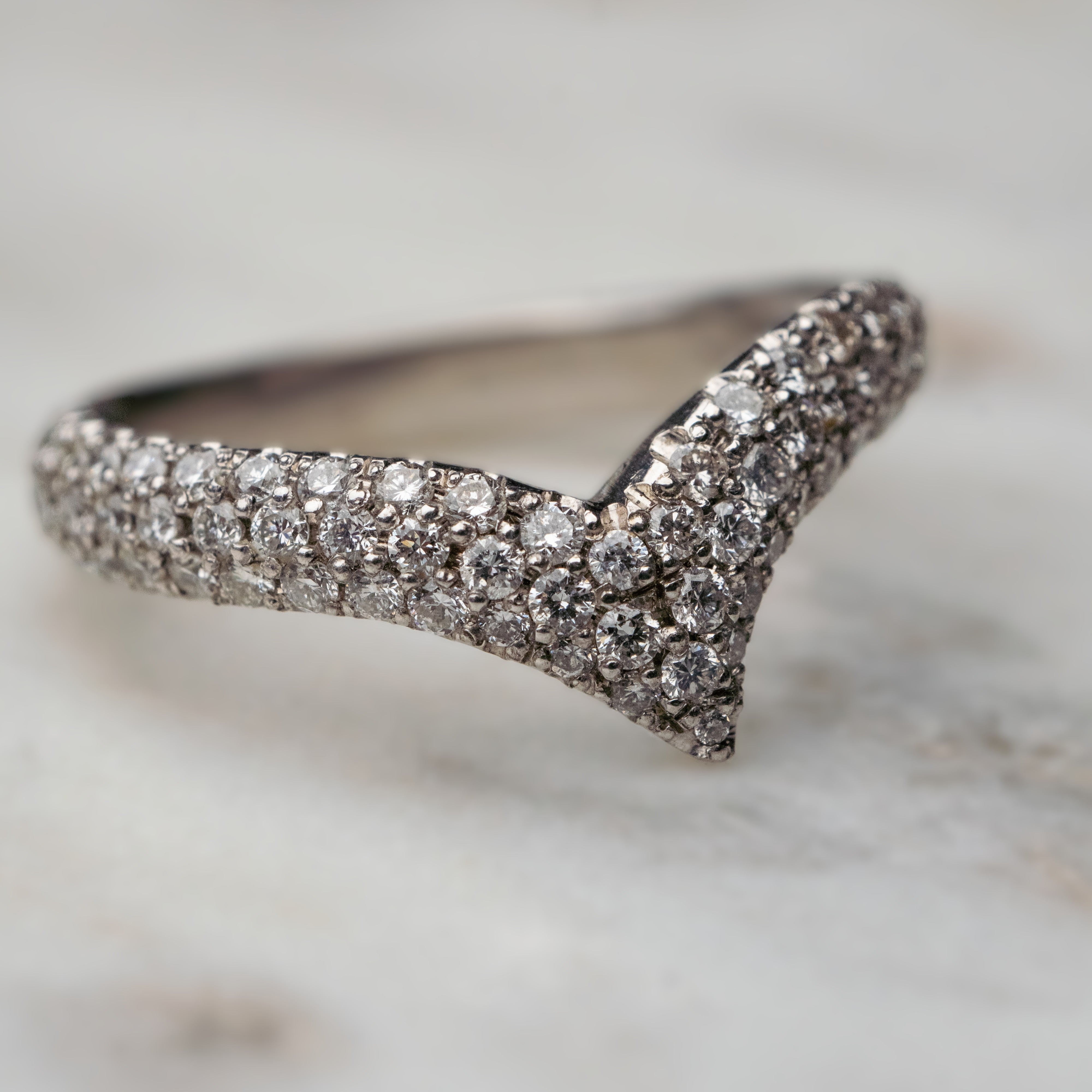 V style Ring